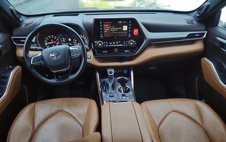 Toyota Highlander, 2021 год, 6 500 000 рублей, 9 фотография