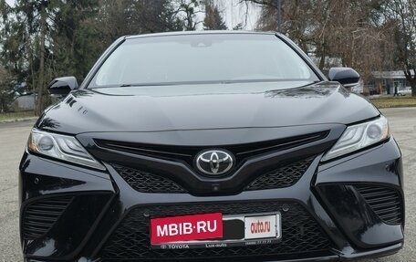 Toyota Camry, 2018 год, 3 400 000 рублей, 1 фотография