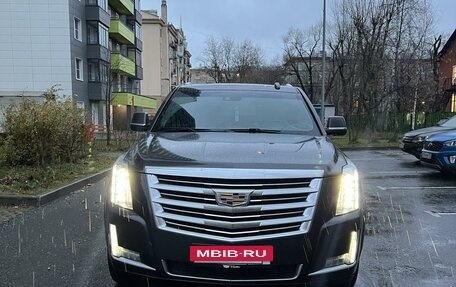 Cadillac Escalade IV, 2015 год, 4 290 000 рублей, 2 фотография