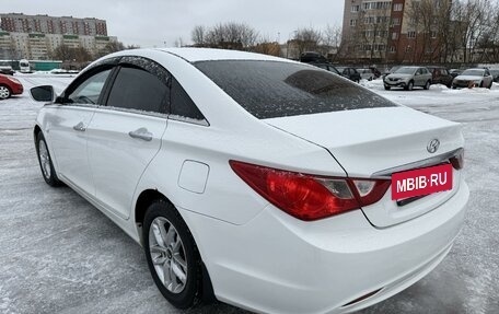 Hyundai Sonata VI, 2011 год, 850 000 рублей, 5 фотография