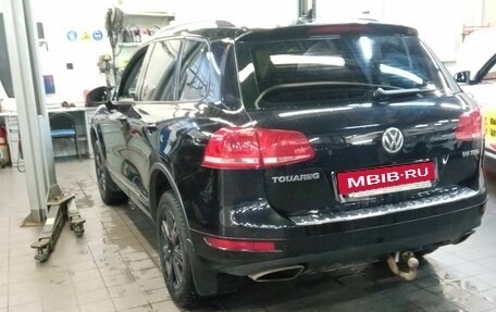 Volkswagen Touareg III, 2011 год, 1 750 000 рублей, 4 фотография