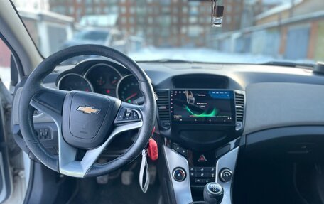 Chevrolet Cruze II, 2011 год, 820 000 рублей, 8 фотография