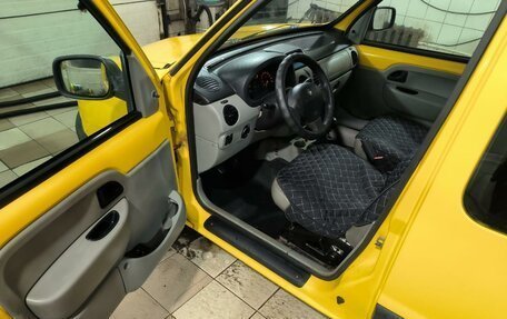 Renault Kangoo II рестайлинг, 2004 год, 335 000 рублей, 14 фотография