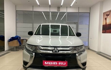 Mitsubishi Outlander III рестайлинг 3, 2016 год, 1 740 000 рублей, 2 фотография