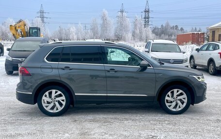 Volkswagen Tiguan II, 2021 год, 2 730 000 рублей, 8 фотография