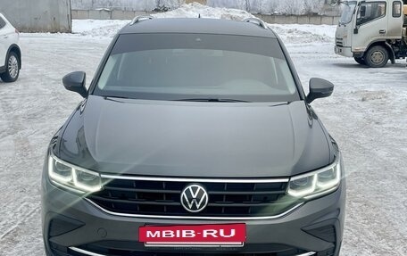 Volkswagen Tiguan II, 2021 год, 2 730 000 рублей, 3 фотография