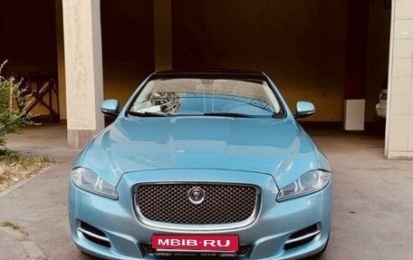 Jaguar XJ IV (X351), 2011 год, 1 800 000 рублей, 8 фотография