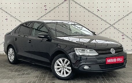 Volkswagen Jetta VI, 2013 год, 1 155 000 рублей, 2 фотография