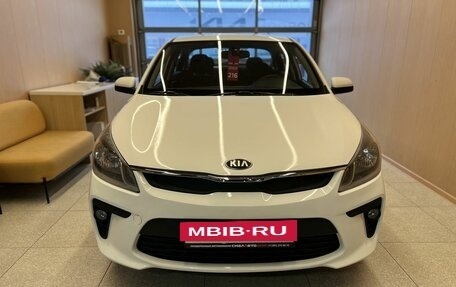 KIA Rio IV, 2018 год, 1 070 000 рублей, 2 фотография