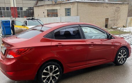 Hyundai Solaris II рестайлинг, 2013 год, 770 000 рублей, 2 фотография