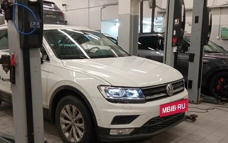 Volkswagen Tiguan II, 2017 год, 1 920 000 рублей, 2 фотография