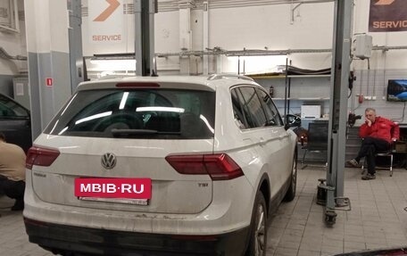 Volkswagen Tiguan II, 2017 год, 1 920 000 рублей, 3 фотография