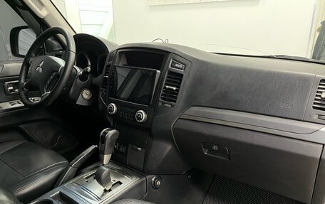 Mitsubishi Pajero IV, 2010 год, 1 999 000 рублей, 10 фотография