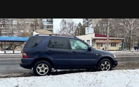 Mercedes-Benz M-Класс, 2000 год, 500 000 рублей, 1 фотография