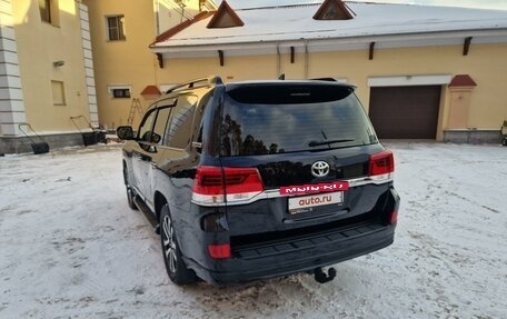 Toyota Land Cruiser 200, 2018 год, 8 100 000 рублей, 3 фотография