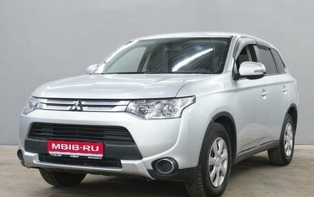 Mitsubishi Outlander III рестайлинг 3, 2014 год, 1 350 000 рублей, 1 фотография