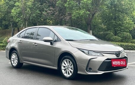 Toyota Corolla, 2022 год, 2 200 000 рублей, 4 фотография