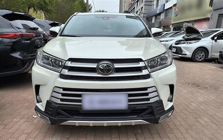 Toyota Highlander III, 2021 год, 4 200 000 рублей, 2 фотография