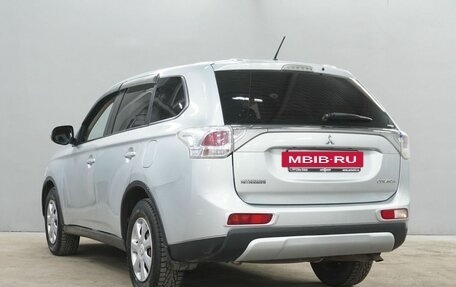 Mitsubishi Outlander III рестайлинг 3, 2014 год, 1 350 000 рублей, 8 фотография