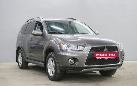 Mitsubishi Outlander III рестайлинг 3, 2011 год, 1 290 000 рублей, 3 фотография