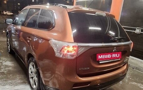 Mitsubishi Outlander III рестайлинг 3, 2012 год, 1 550 000 рублей, 3 фотография