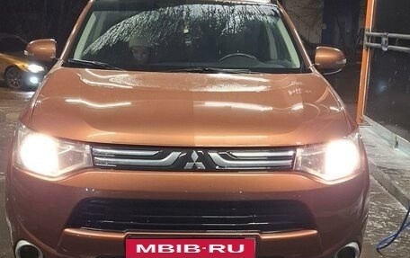 Mitsubishi Outlander III рестайлинг 3, 2012 год, 1 550 000 рублей, 11 фотография