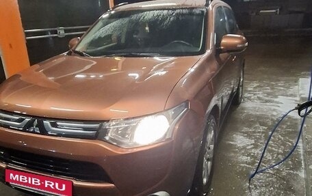 Mitsubishi Outlander III рестайлинг 3, 2012 год, 1 550 000 рублей, 9 фотография