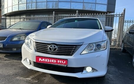 Toyota Camry, 2013 год, 2 050 000 рублей, 2 фотография