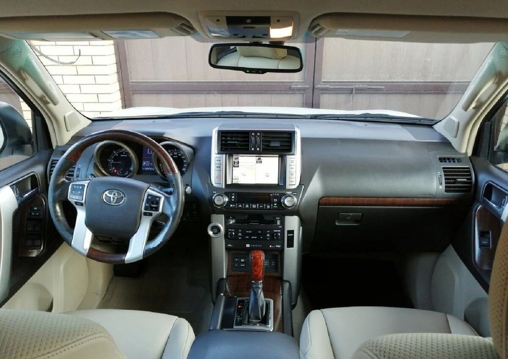 Toyota Land Cruiser Prado 150, 2012 год, 800 000 рублей, 9 фотография