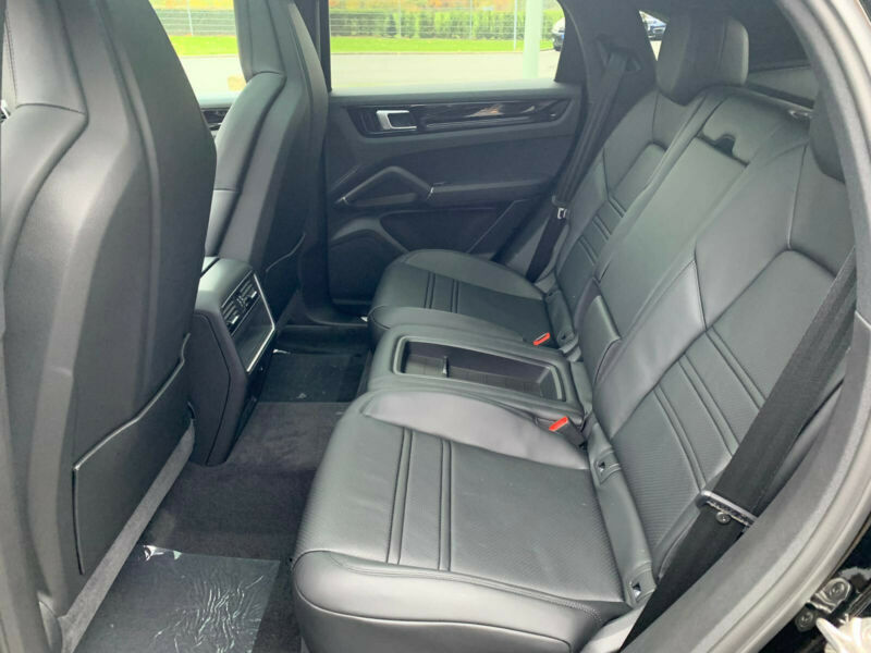 Porsche Cayenne GTS, 2021 год, 29 800 000 рублей, 26 фотография