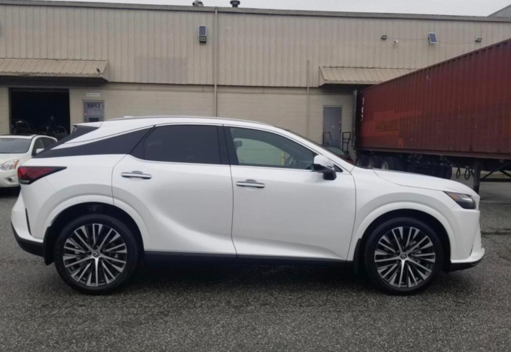 Lexus RX IV рестайлинг, 2024 год, 11 000 000 рублей, 3 фотография