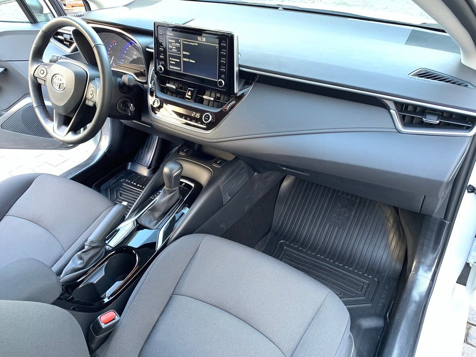 Toyota Corolla E160 рестайлинг, 2019 год, 1 000 000 рублей, 11 фотография