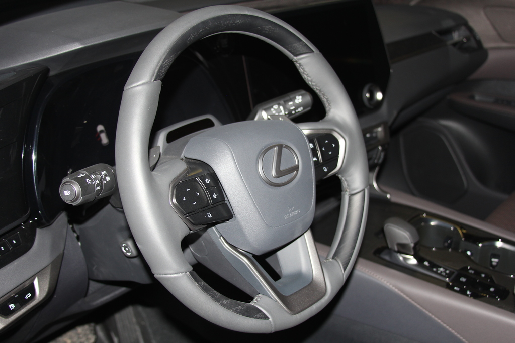 Lexus RX IV рестайлинг, 2024 год, 9 800 000 рублей, 14 фотография