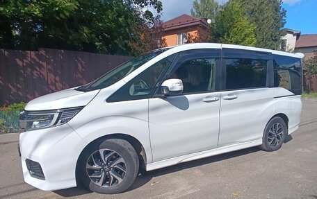 Honda Stepwgn IV, 2017 год, 2 250 000 рублей, 4 фотография