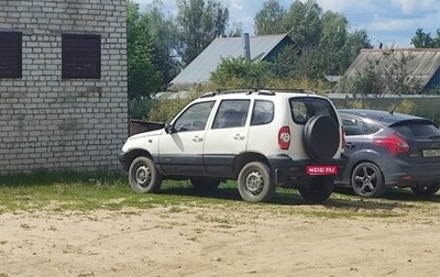Chevrolet Niva I рестайлинг, 2004 год, 220 000 рублей, 1 фотография