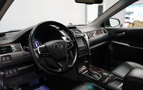 Toyota Camry, 2016 год, 1 999 000 рублей, 14 фотография