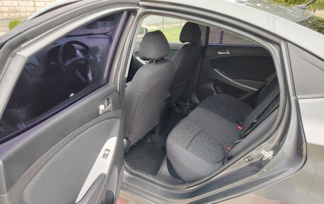Hyundai Solaris II рестайлинг, 2014 год, 1 000 000 рублей, 8 фотография