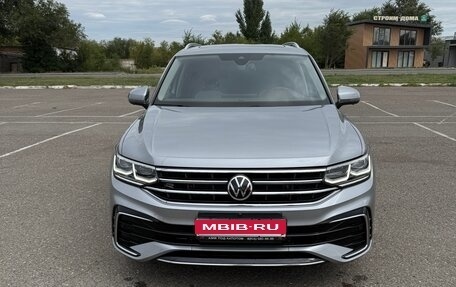 Volkswagen Tiguan II, 2021 год, 3 650 000 рублей, 1 фотография