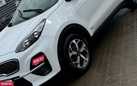 KIA Sportage IV рестайлинг, 2020 год, 2 650 000 рублей, 3 фотография