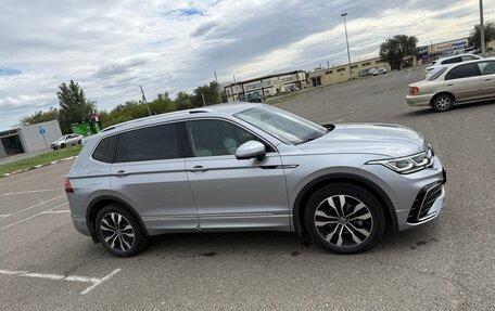 Volkswagen Tiguan II, 2021 год, 3 650 000 рублей, 2 фотография