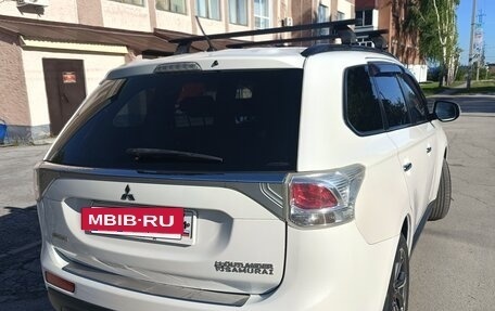 Mitsubishi Outlander III рестайлинг 3, 2012 год, 1 499 000 рублей, 9 фотография