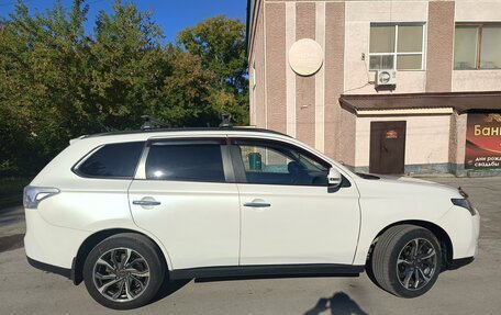 Mitsubishi Outlander III рестайлинг 3, 2012 год, 1 499 000 рублей, 11 фотография