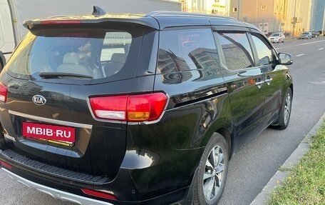 KIA Carnival III, 2017 год, 2 200 000 рублей, 8 фотография