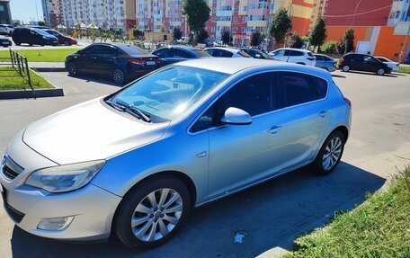 Opel Astra J, 2012 год, 630 000 рублей, 2 фотография