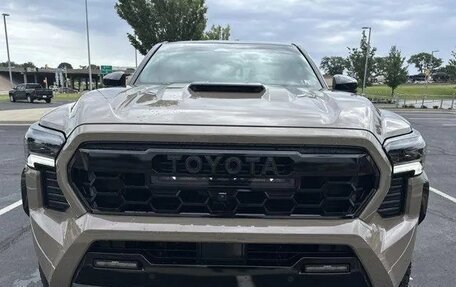Toyota Tacoma, 2025 год, 7 000 000 рублей, 2 фотография