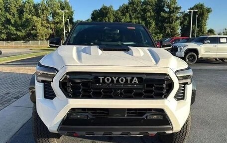 Toyota Tacoma, 2025 год, 7 000 000 рублей, 3 фотография