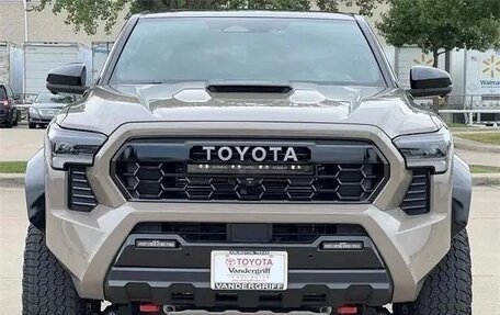 Toyota Tacoma, 2025 год, 7 000 000 рублей, 3 фотография