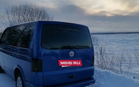 Volkswagen Caravelle T5, 2005 год, 10 050 000 рублей, 3 фотография