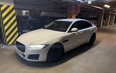 Jaguar XF II, 2016 год, 1 900 000 рублей, 14 фотография
