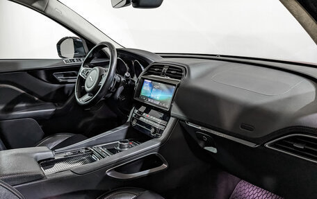 Jaguar F-Pace, 2019 год, 3 200 000 рублей, 13 фотография